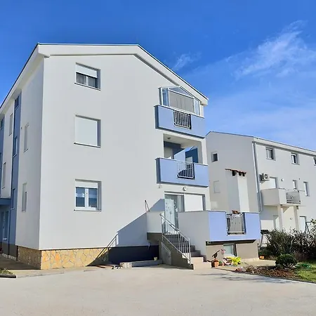 Korina Ii Апартаменты *